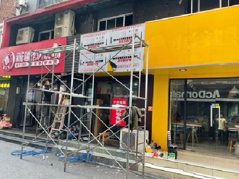 施甸制作广告招牌如何避免它发黄？